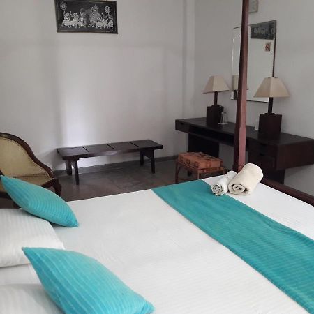 Sea Front Hikkaduwa Apartment Ngoại thất bức ảnh