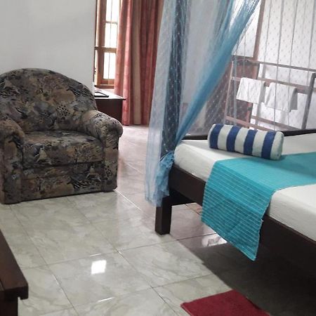 Sea Front Hikkaduwa Apartment Ngoại thất bức ảnh