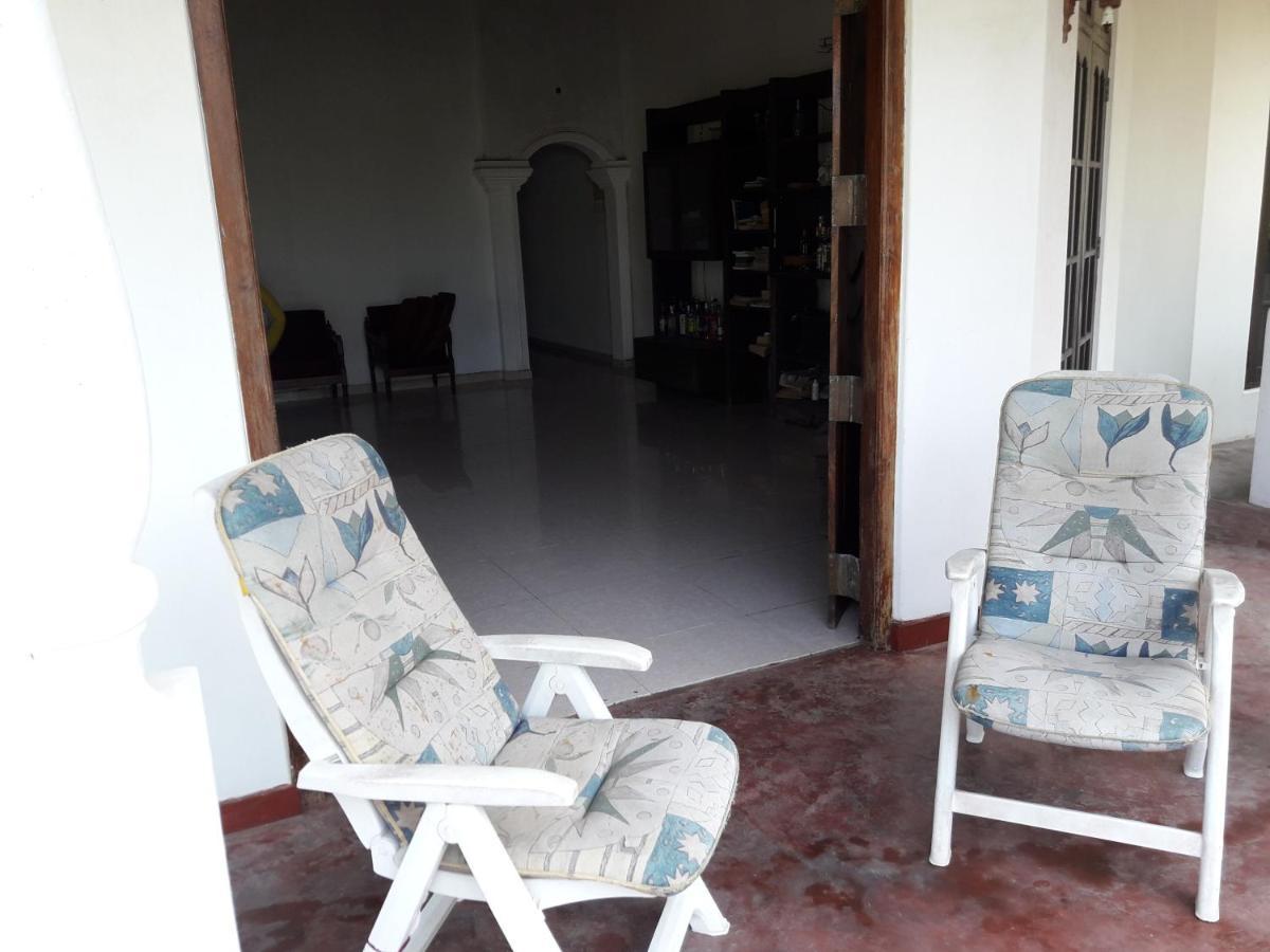 Sea Front Hikkaduwa Apartment Ngoại thất bức ảnh