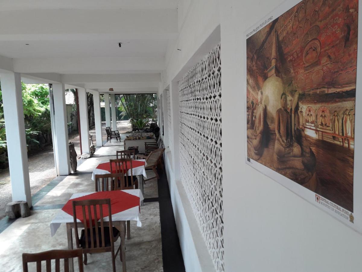 Sea Front Hikkaduwa Apartment Ngoại thất bức ảnh