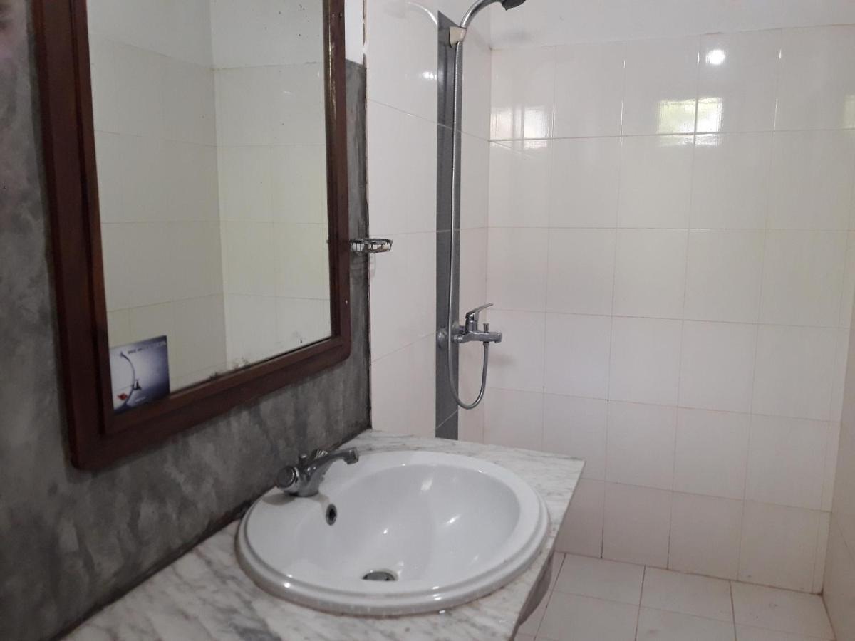 Sea Front Hikkaduwa Apartment Ngoại thất bức ảnh