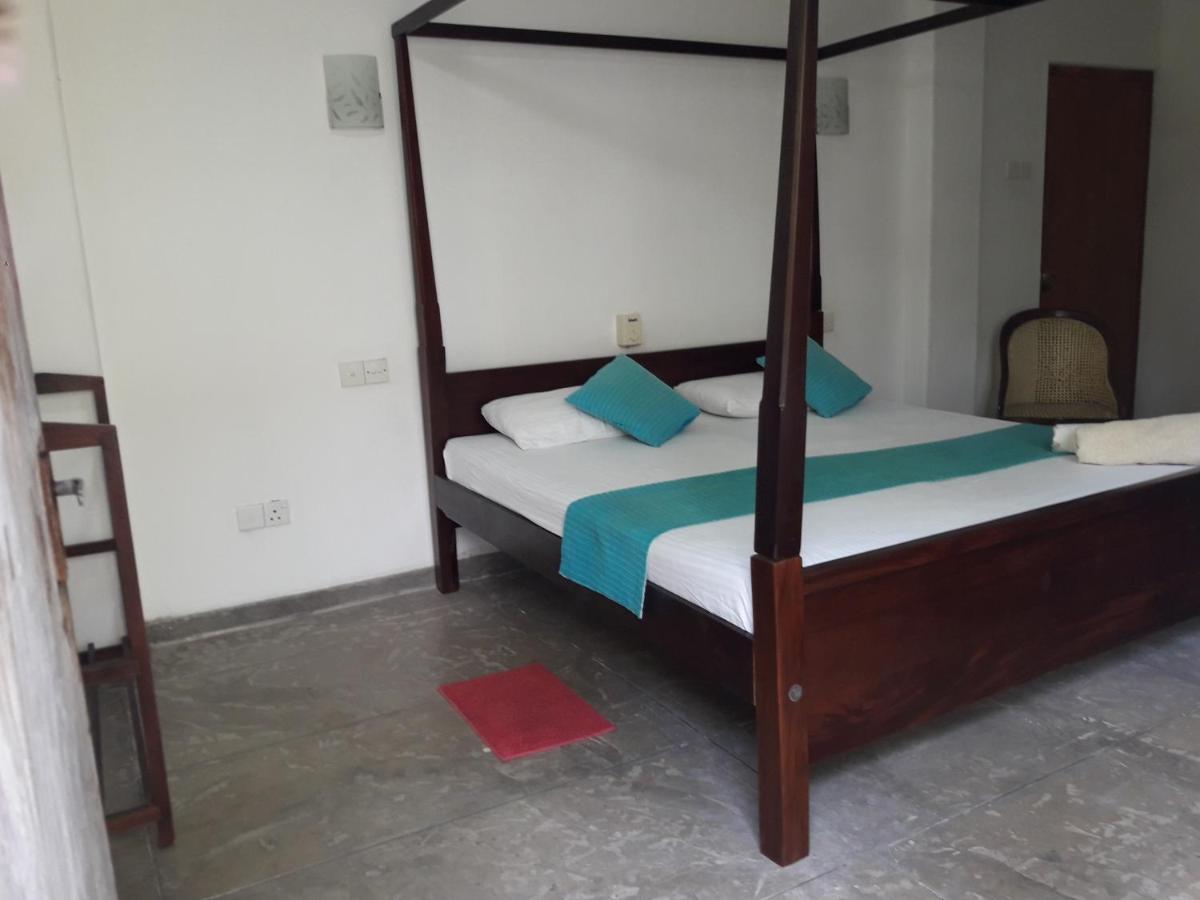 Sea Front Hikkaduwa Apartment Ngoại thất bức ảnh