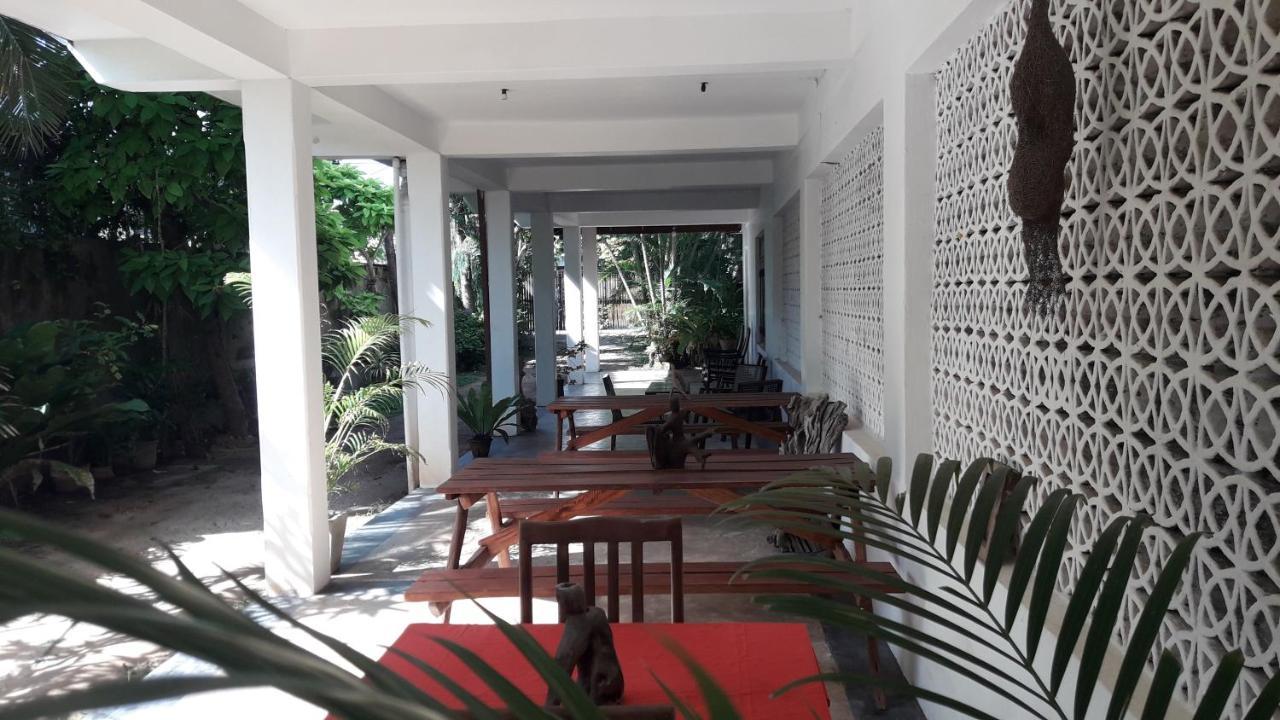 Sea Front Hikkaduwa Apartment Ngoại thất bức ảnh