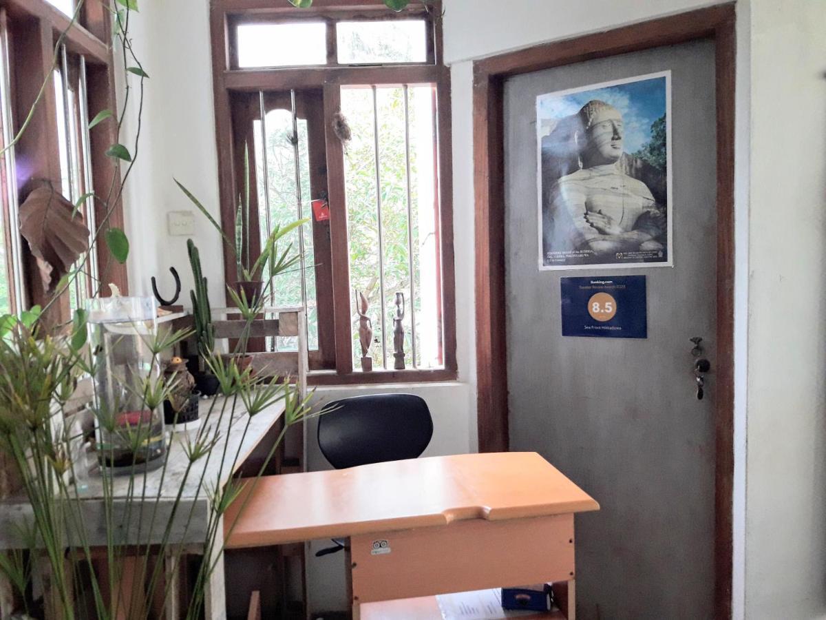 Sea Front Hikkaduwa Apartment Ngoại thất bức ảnh