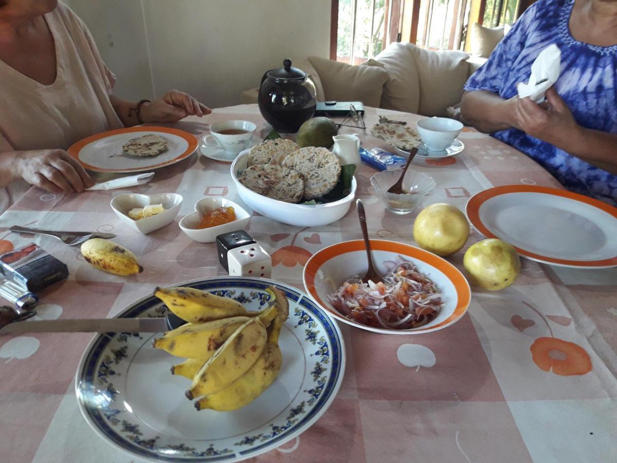 Sea Front Hikkaduwa Apartment Ngoại thất bức ảnh