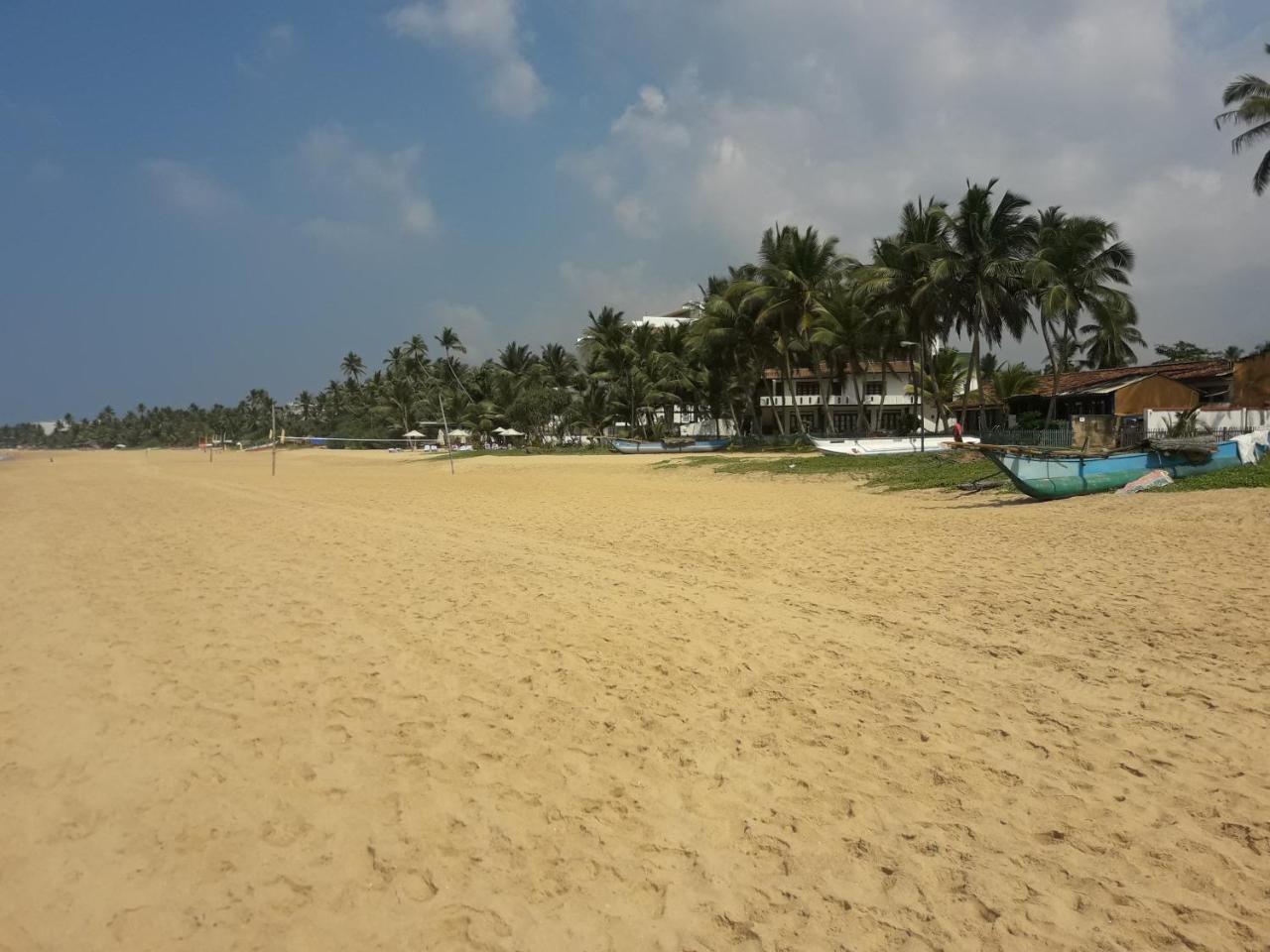 Sea Front Hikkaduwa Apartment Ngoại thất bức ảnh